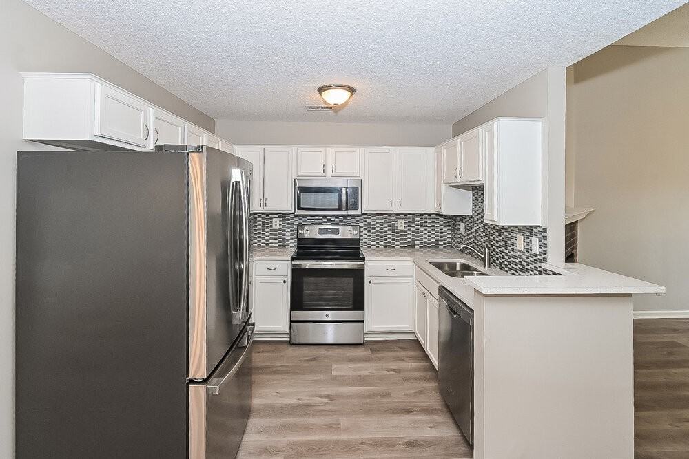 1029 Jessica Lauren Dr - Photo 7 of 17