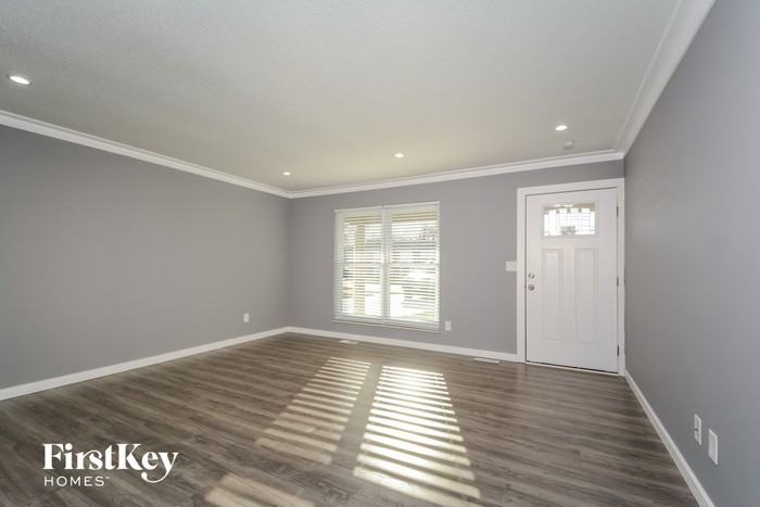 2953 Sean Pkwy - Photo 3 of 15