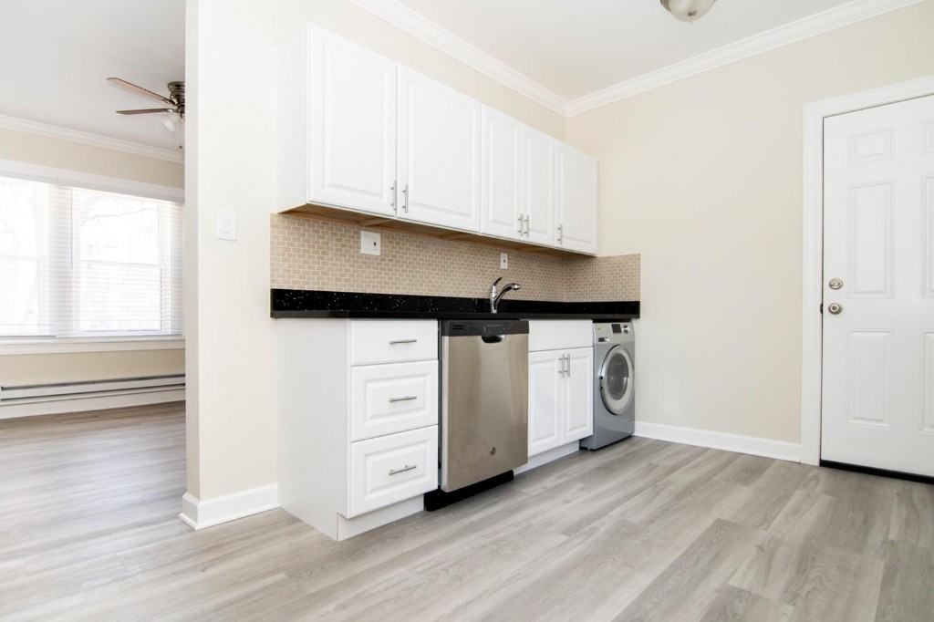 646 W Roscoe St #648-5-1N - Photo 3 of 7