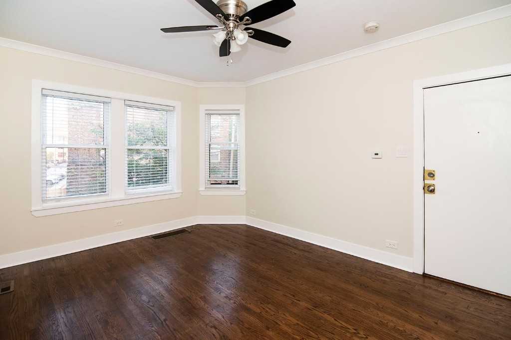 646 W Roscoe St #646-5-3N - Photo 5 of 7