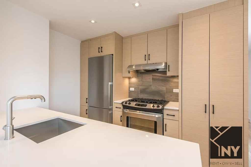 Cliff St #24D - Photo 3 of 10