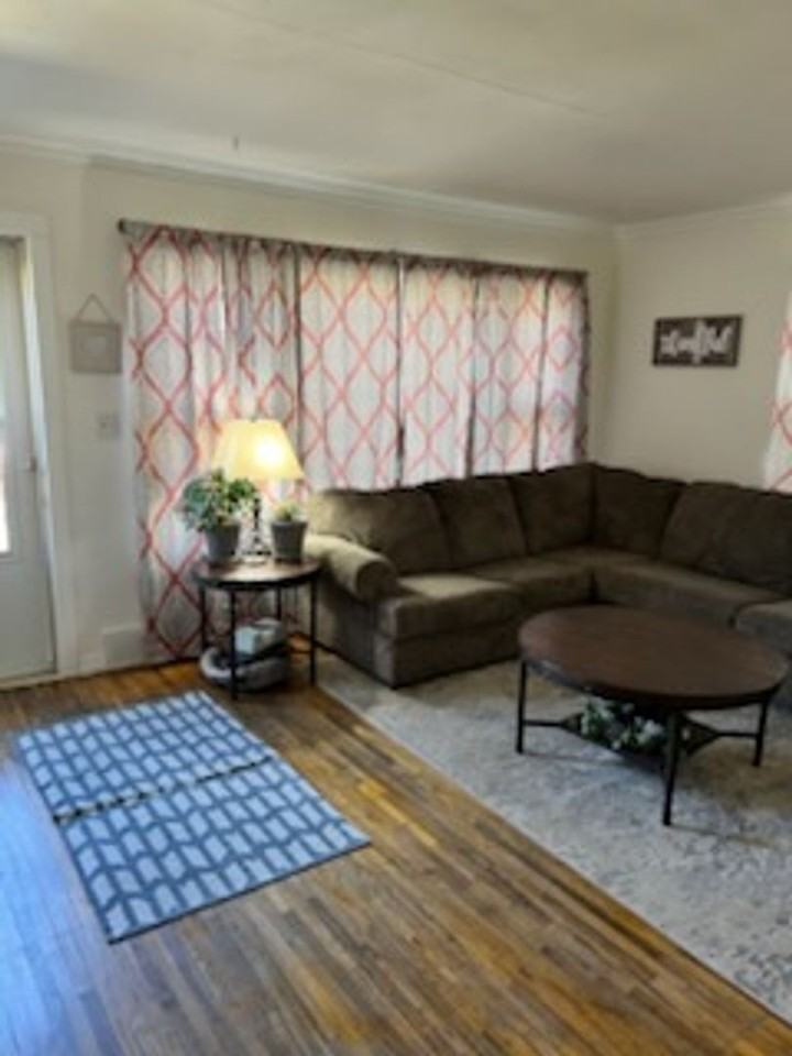 949 Riehl St - Photo 2 of 10