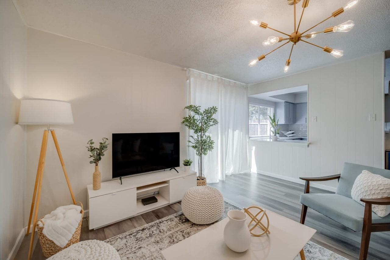 1904 Jasmine Ln #1056384P - Photo 2 of 23