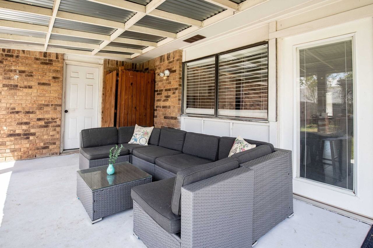 904 Longhorn Dr #1056388P - Photo 2 of 46