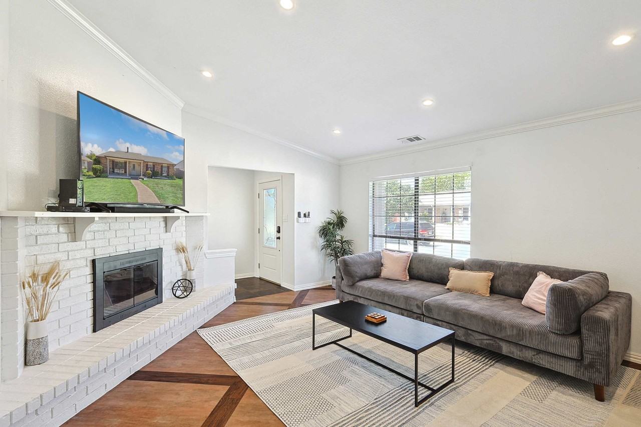 904 Longhorn Dr #1056388P - Photo 3 of 46