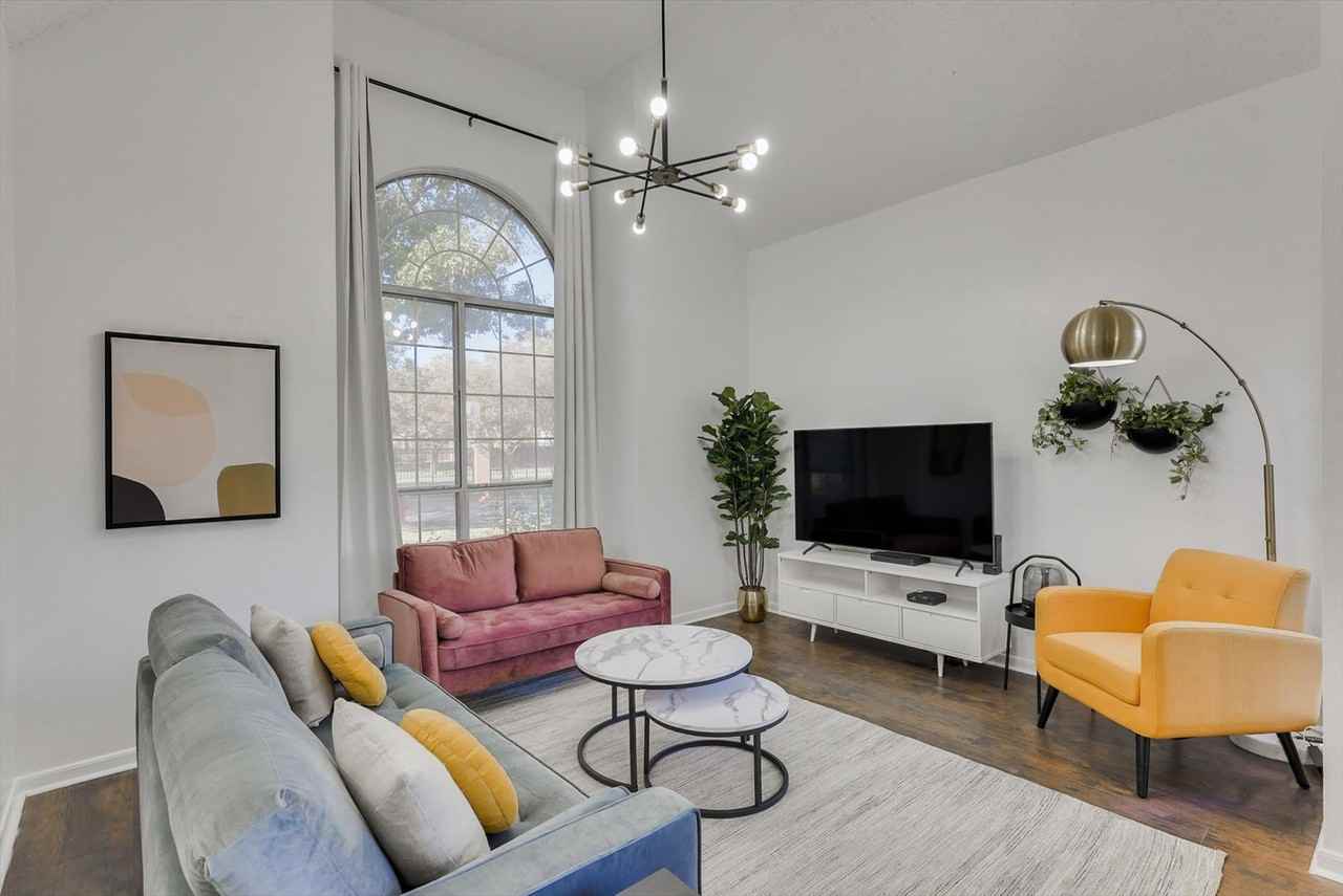 4402 Goodwin St #1056422P - Photo 2 of 37