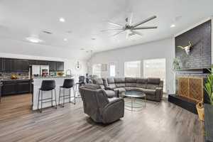 featured image of 521 E Robin Ct