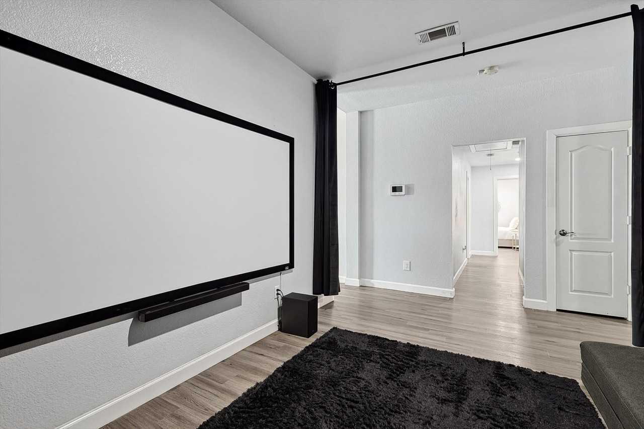 521 E Robin Ct #1056455P - Photo 4 of 46