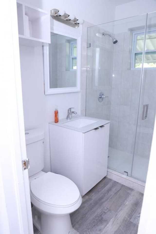 1109 Sw 37th Ave #1056521P - Photo 7 of 13