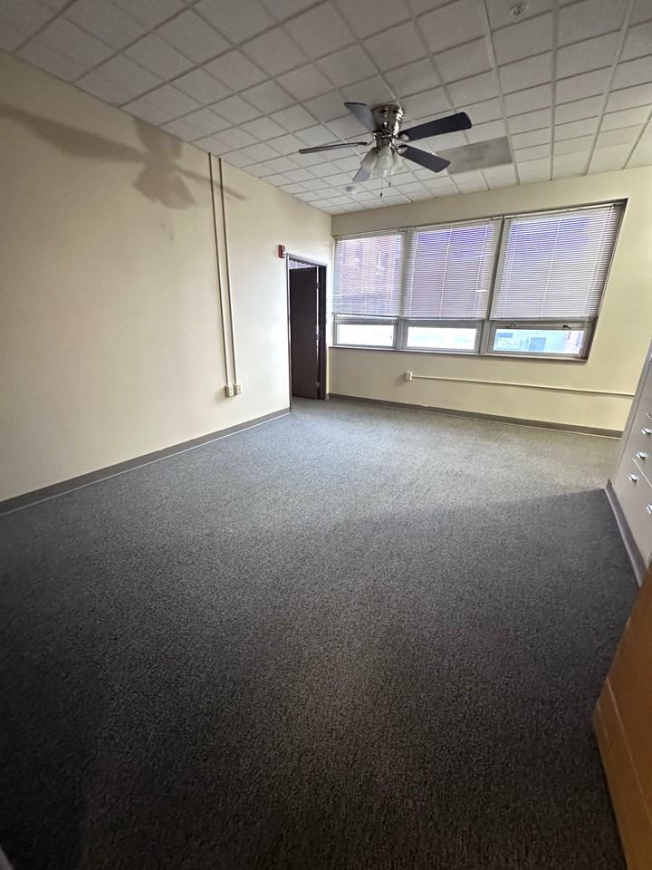 Madison Street Apartments - Photo 7 of 23