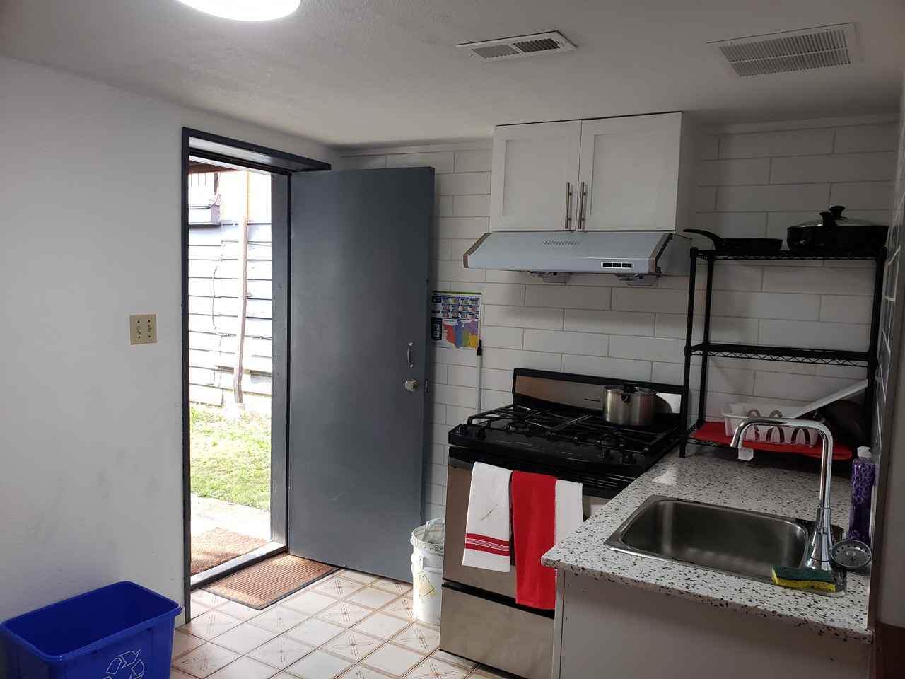 1595 Renfrew St - Photo 3 of 17