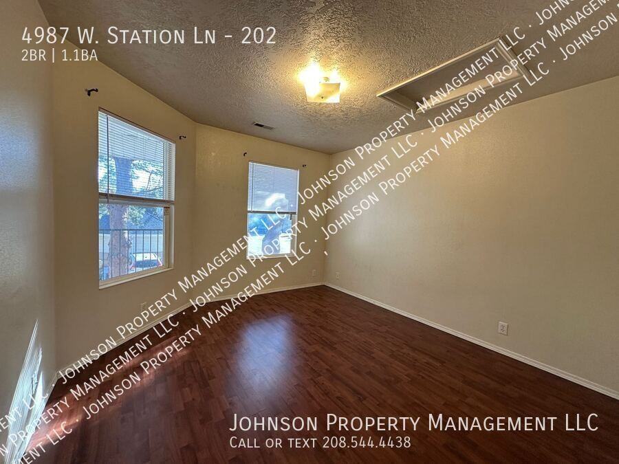 4987 W Station Ln #202 - Photo 5 of 13