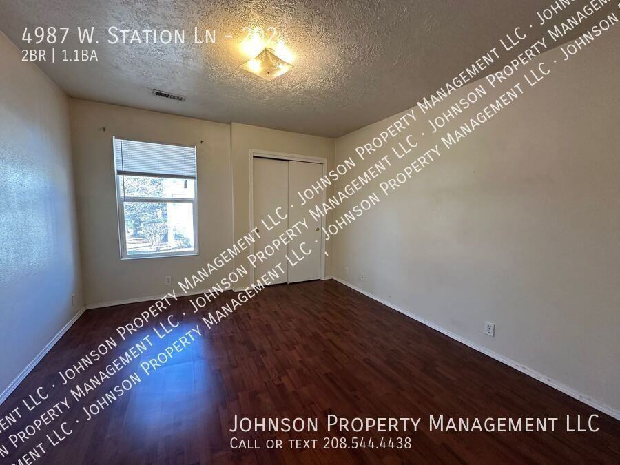 4987 W Station Ln #202 - Photo 6 of 13