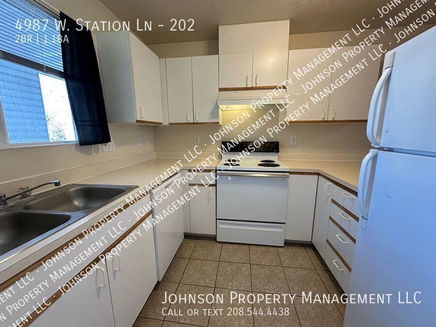 4987 W Station Ln #202 - Photo 4 of 13