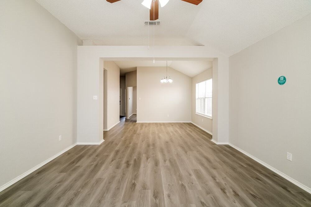 6005 Castanada Dr - Photo 4 of 16