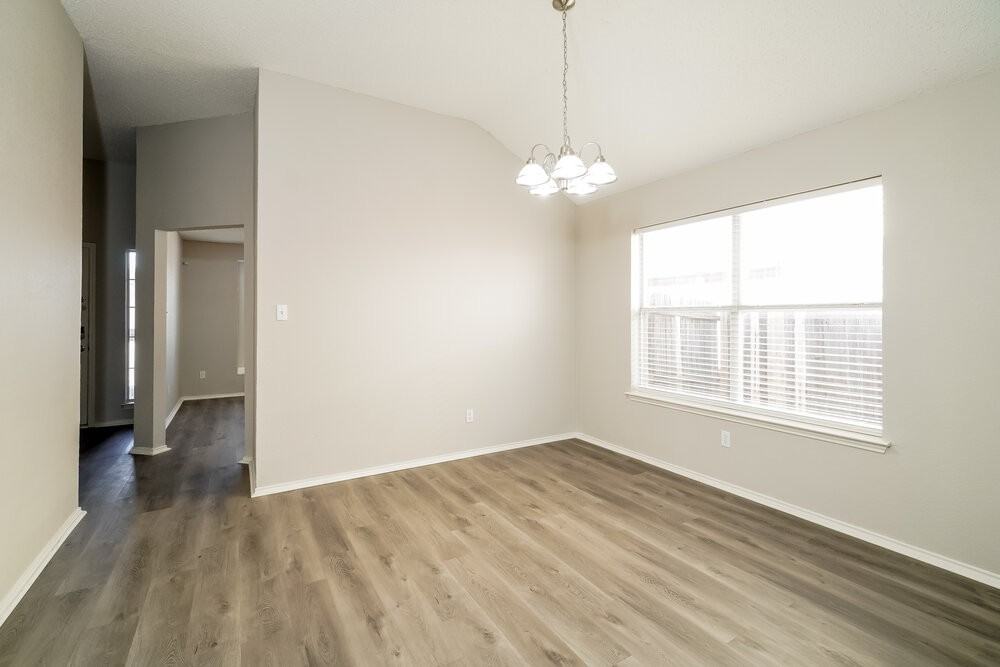 6005 Castanada Dr - Photo 7 of 16