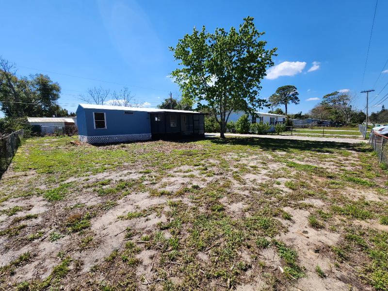 3109 Brockett Rd - Photo 2 of 8