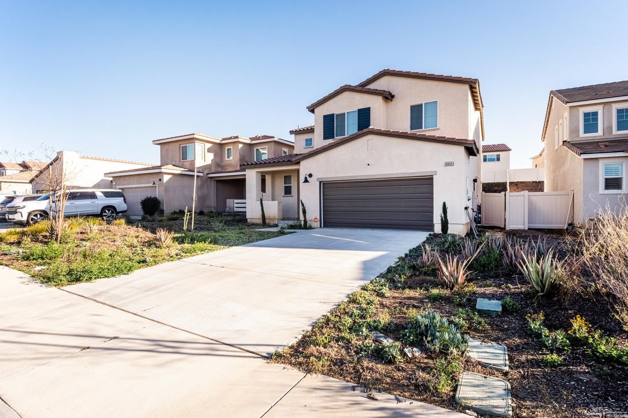 36925 Buccella Ln - Photo 3 of 50