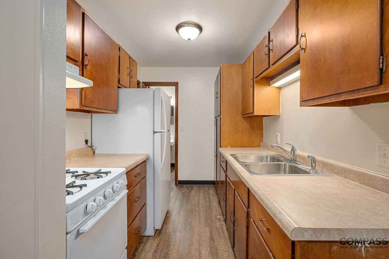 417 Washington St Apartments - Photo 2 of 31