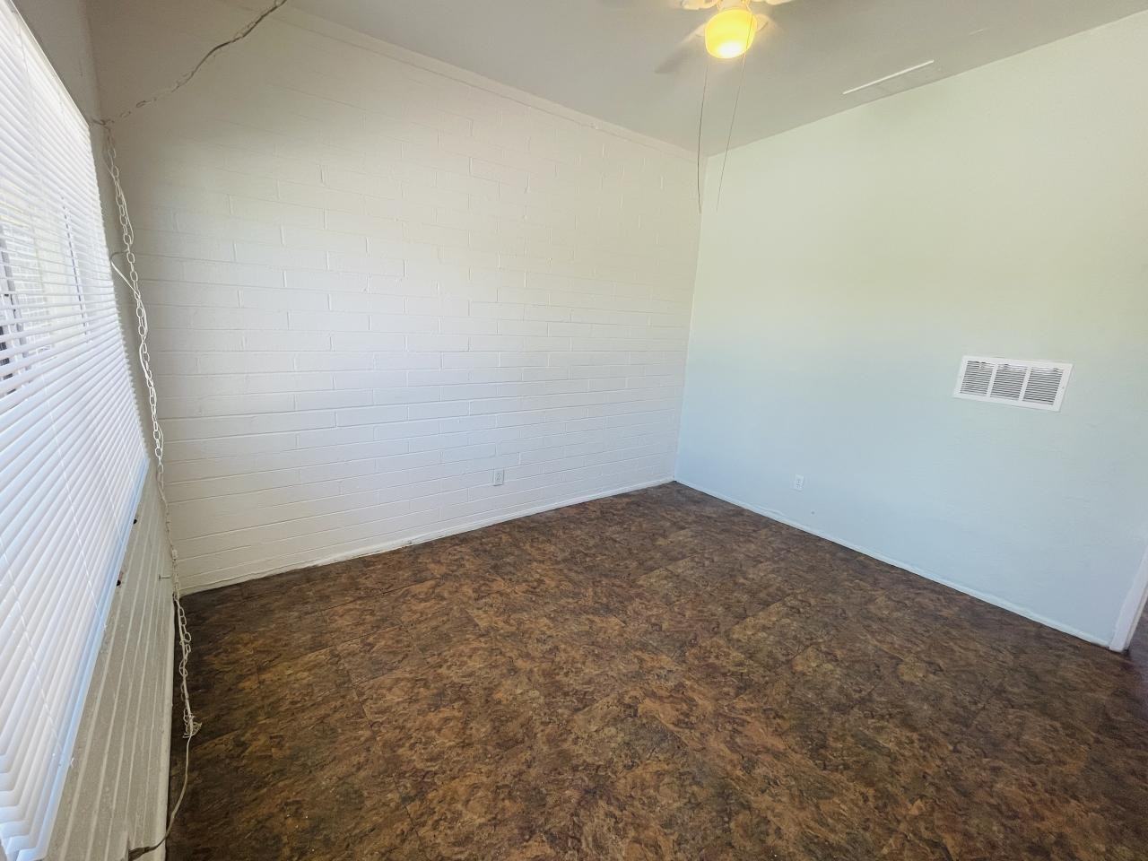 W Glenn St & N Balboa Ave