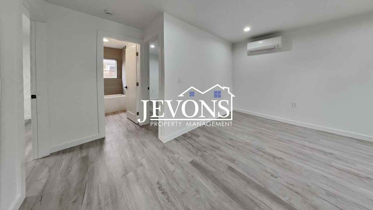 6114 N 49th St Tacoma, WA 98407 - Photo 7 of 32