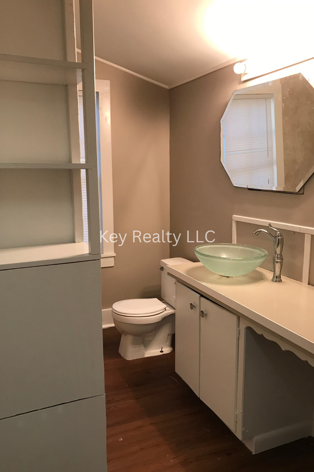 2120 Jackson St - Photo 2 of 8