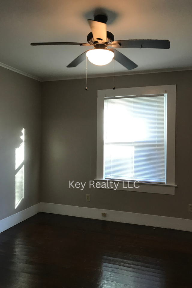 2120 Jackson St - Photo 3 of 8