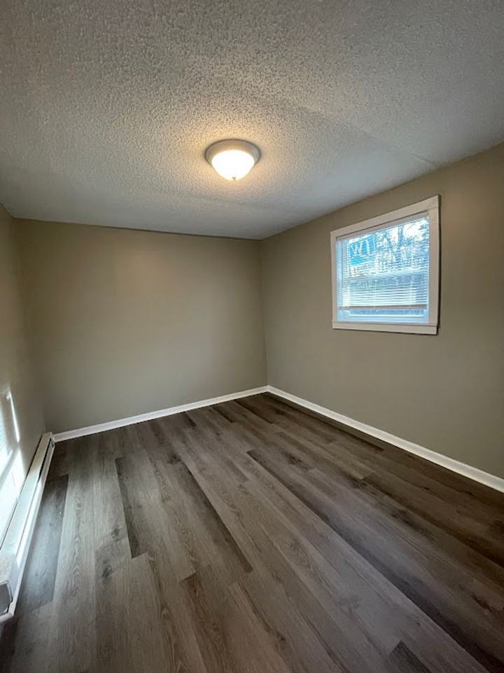 1806 Crabtree Rd - Photo 2 of 5