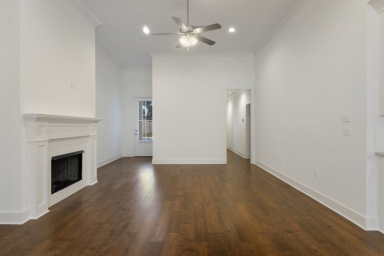 16553 Villa Brielle Ave - Photo 3 of 10
