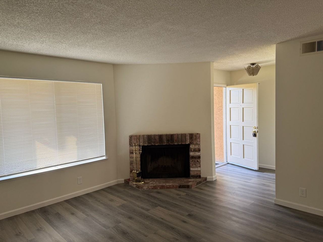 3523 Squirecreek Cir - Photo 3 of 16