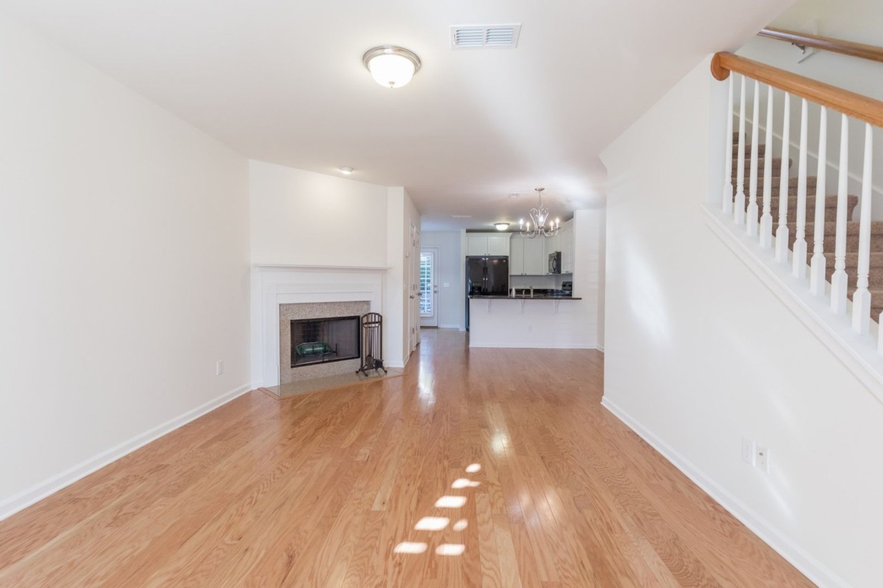 1249 Riverbrook Dr - Photo 2 of 28