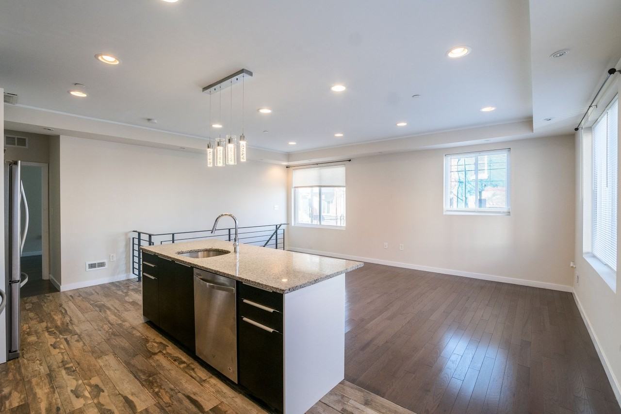 1827 S 20th St - Photo 5 of 39