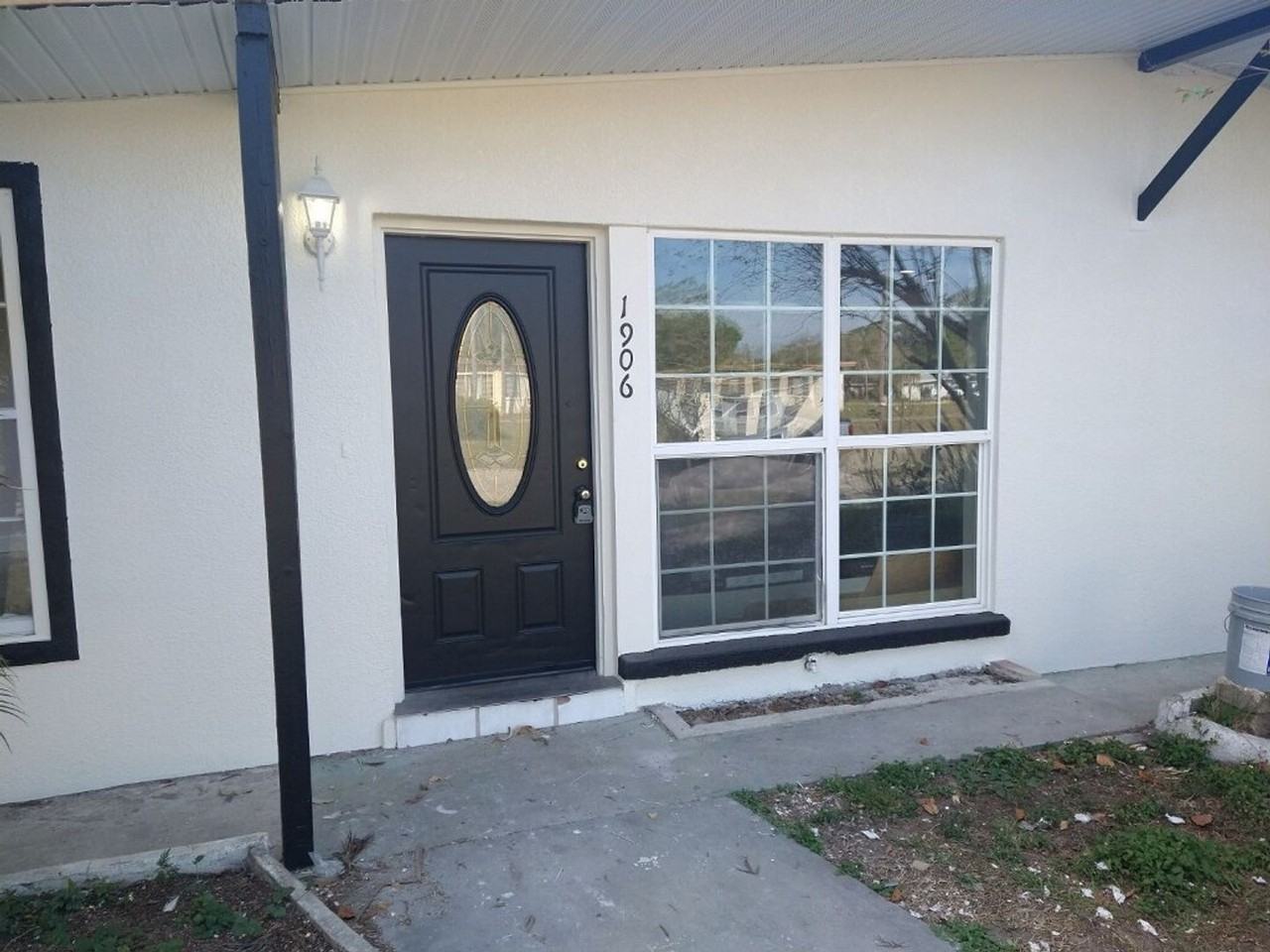 1906 31st St W - Photo 2 of 29