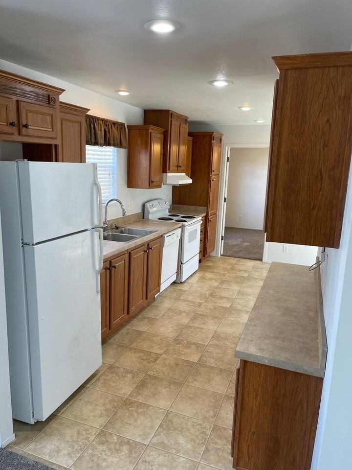 416 2nd Ave Ne - Photo 2 of 8