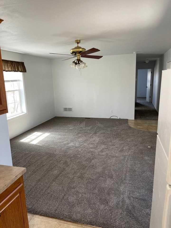 416 2nd Ave Ne - Photo 3 of 8