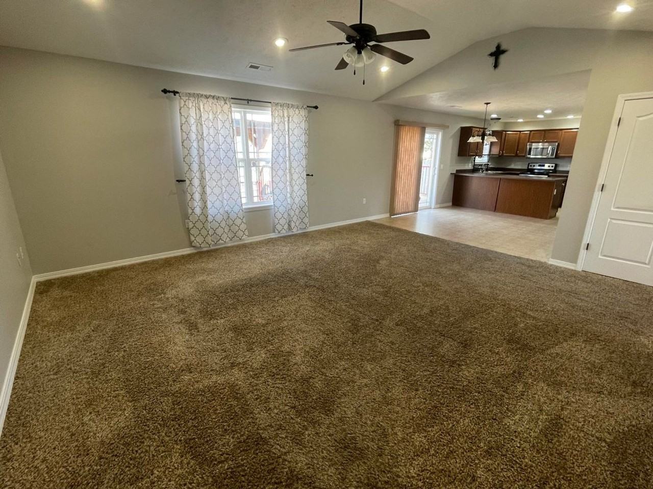 133 Daless Ct - Photo 4 of 50