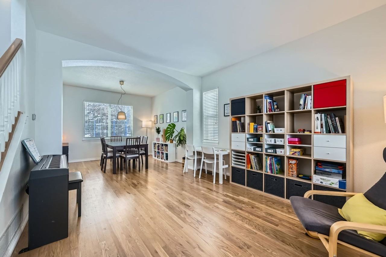 2524 Lexington St - Photo 6 of 35