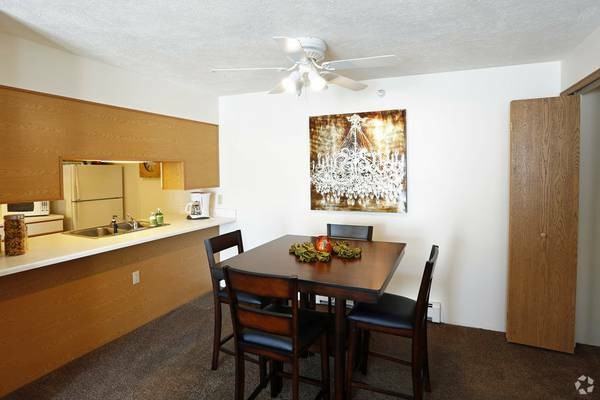 3100 S Winter St #B02 - Photo 4 of 9