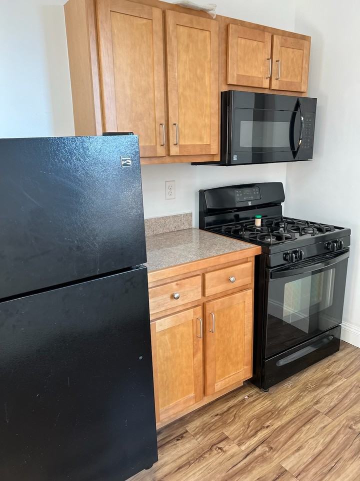 513 N State St #5 - Photo 4 of 10