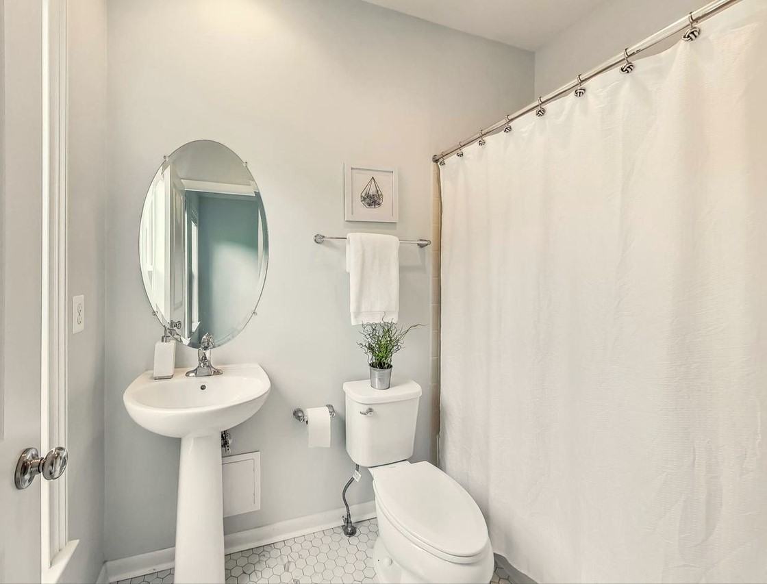 5705 45th Ave #BDR2 - Photo 3 of 21