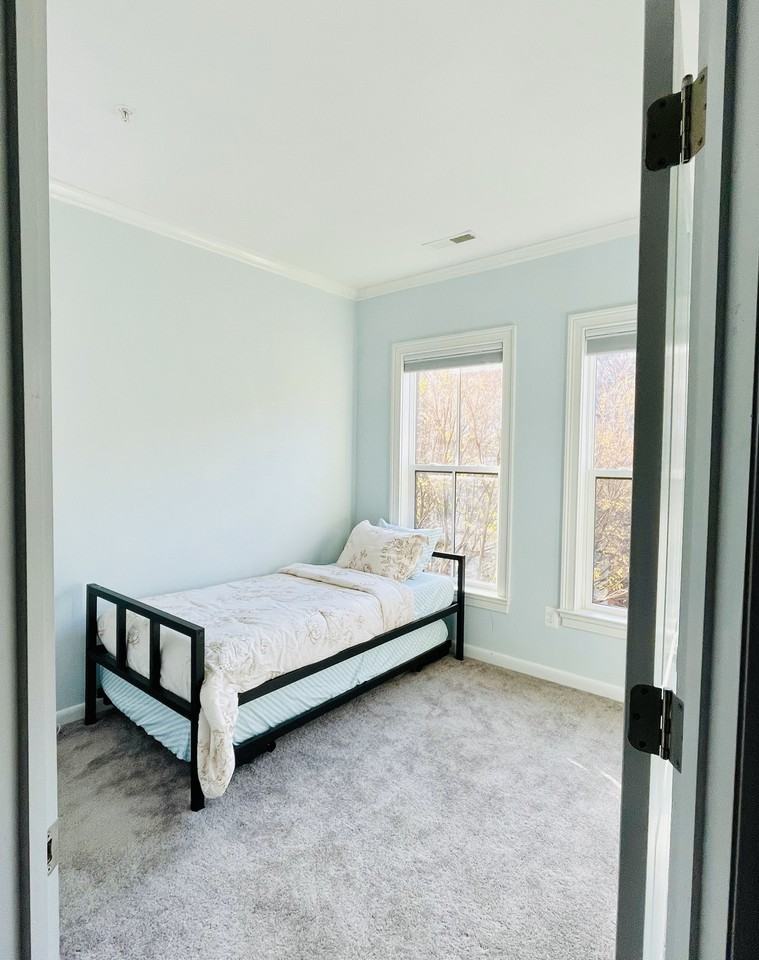5705 45th Ave #BDR2 - Photo 4 of 21