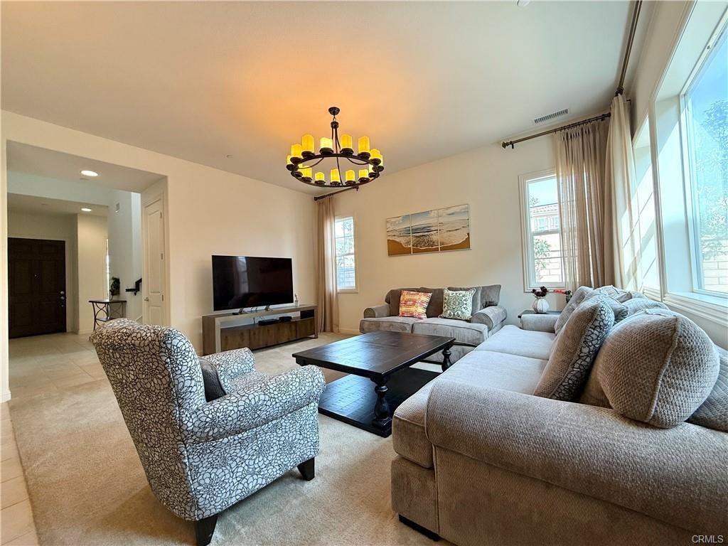 10 Lark - Photo 2 of 8