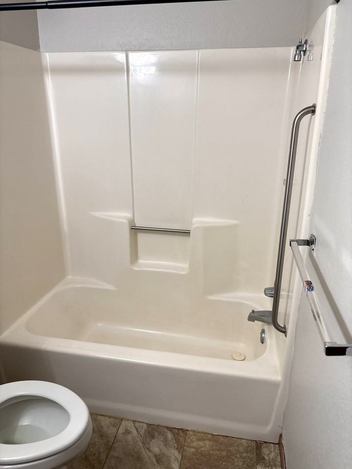 Lake Place II - Photo 5 of 28