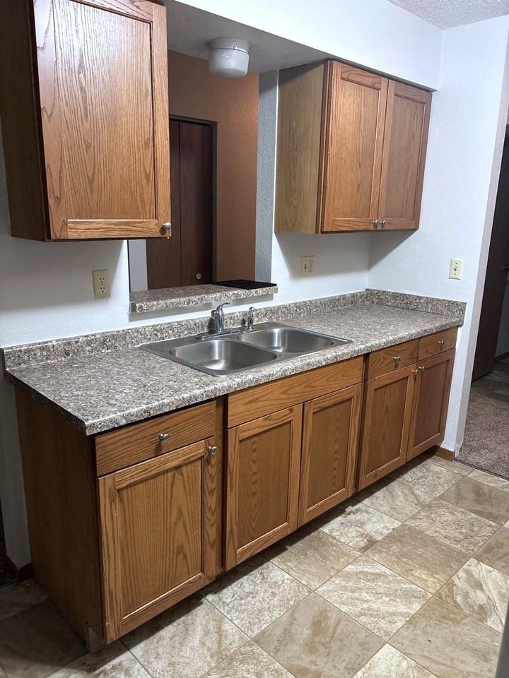 Lake Place II - Photo 4 of 28