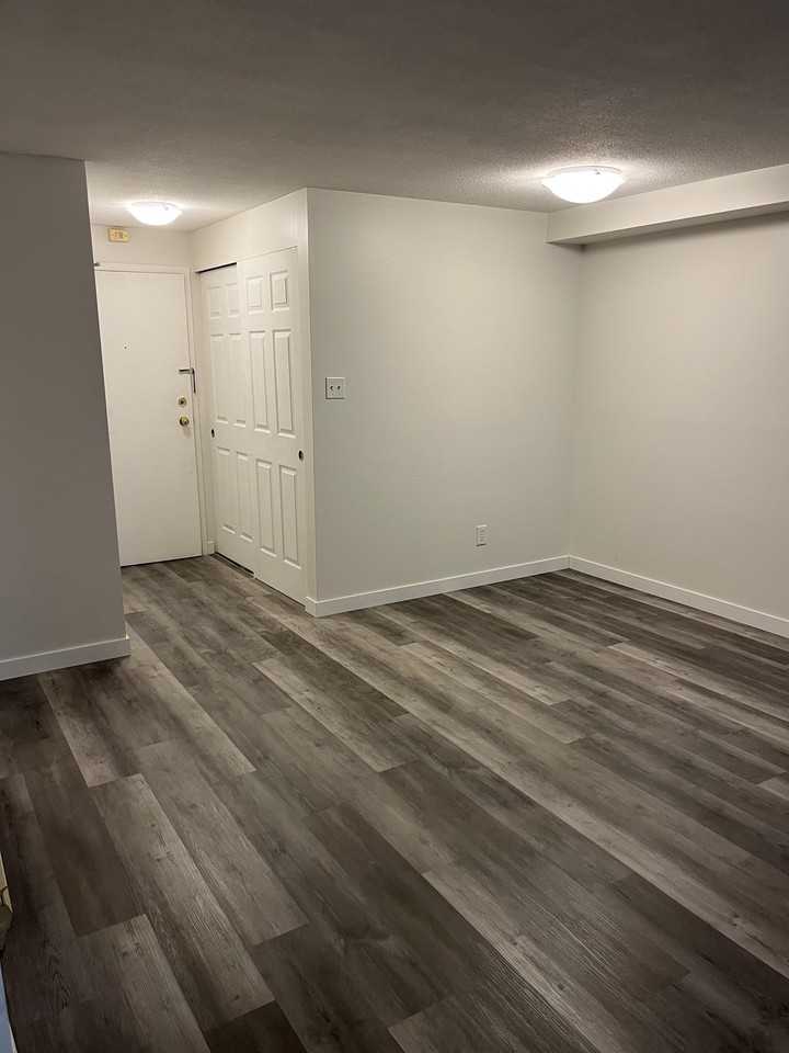 485 101-485 1st Ave W #101 - Photo 3 of 12