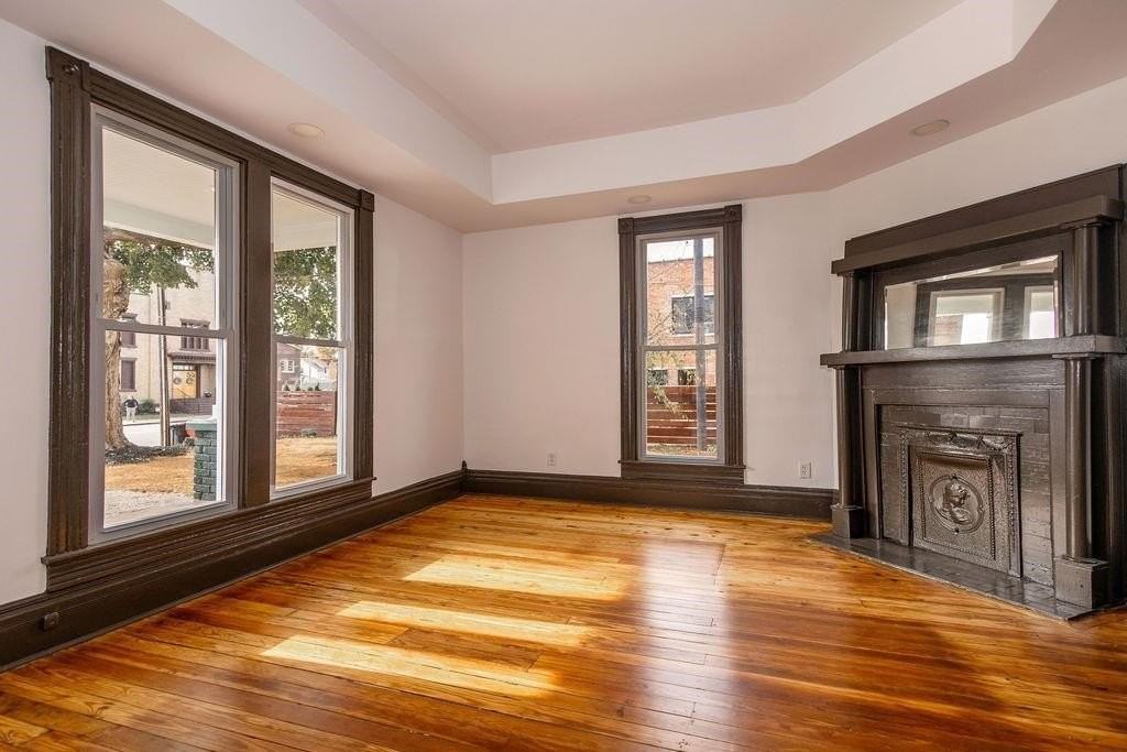 205 Broadway St - Photo 6 of 29