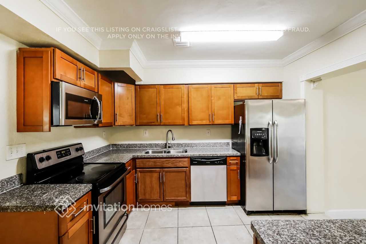 15760 Ne 14th Ct - Photo 7 of 17