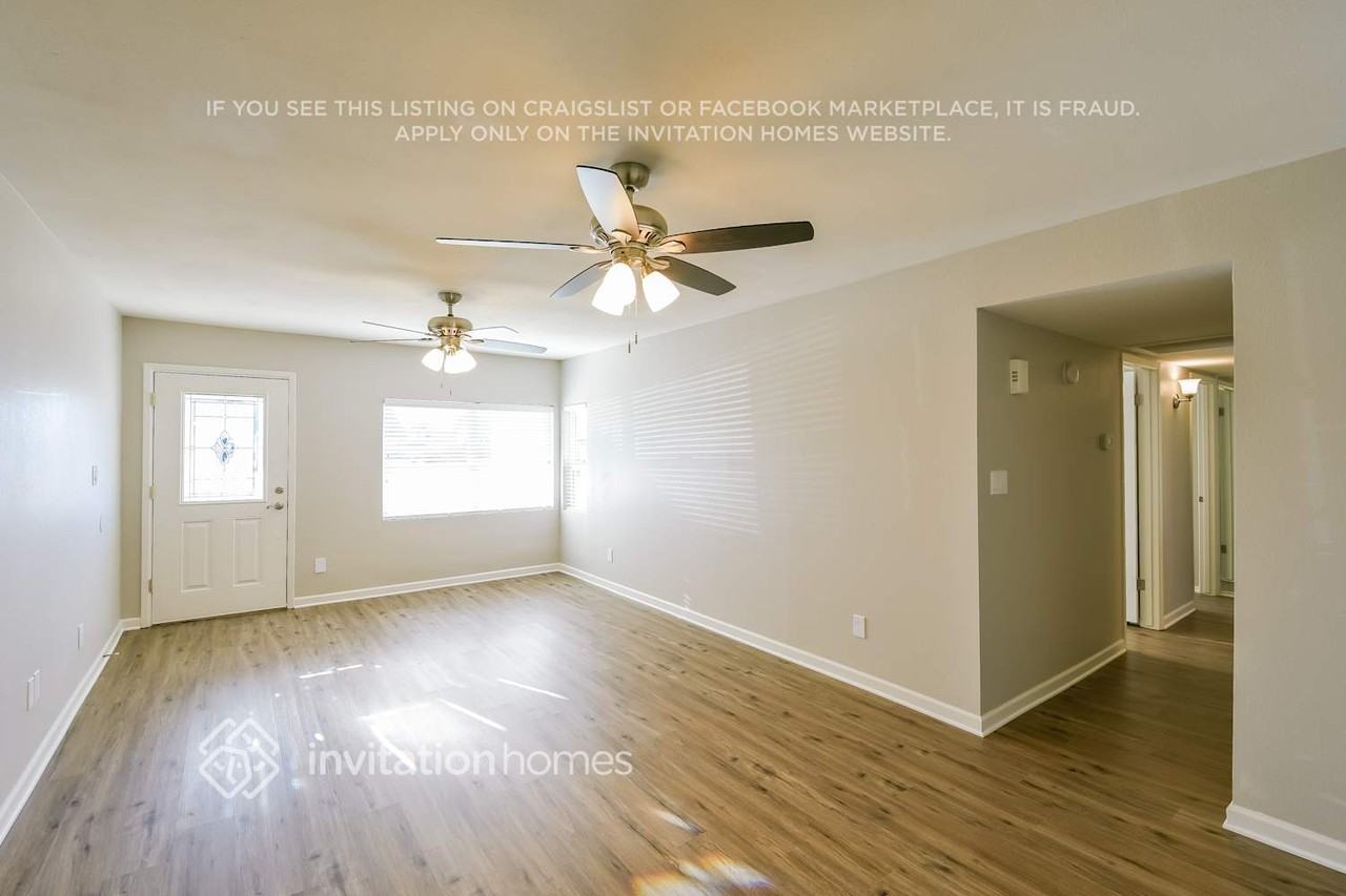 1720 W Mohawk Ln - Photo 3 of 16