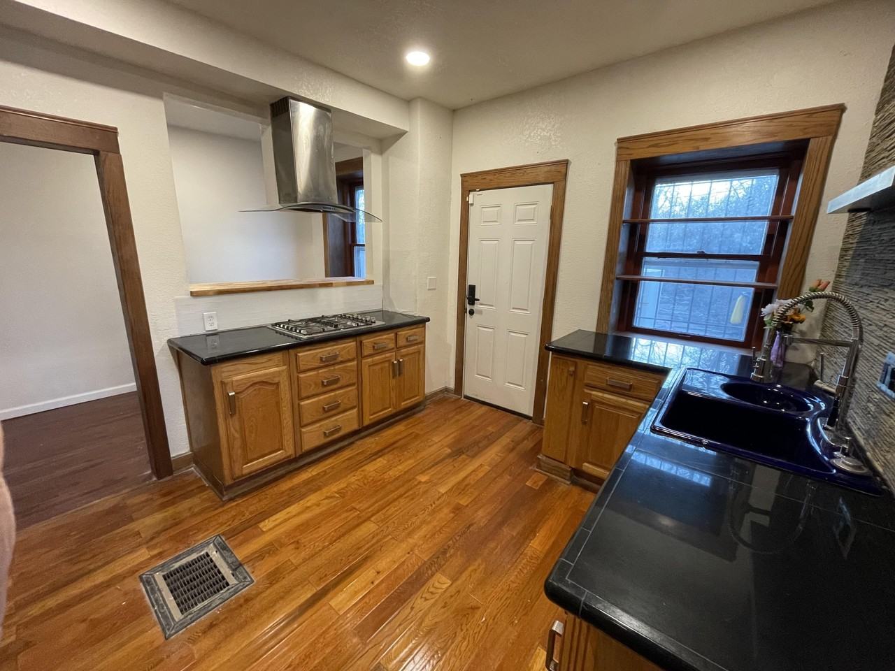 Cleveland Ave - Photo 4 of 8