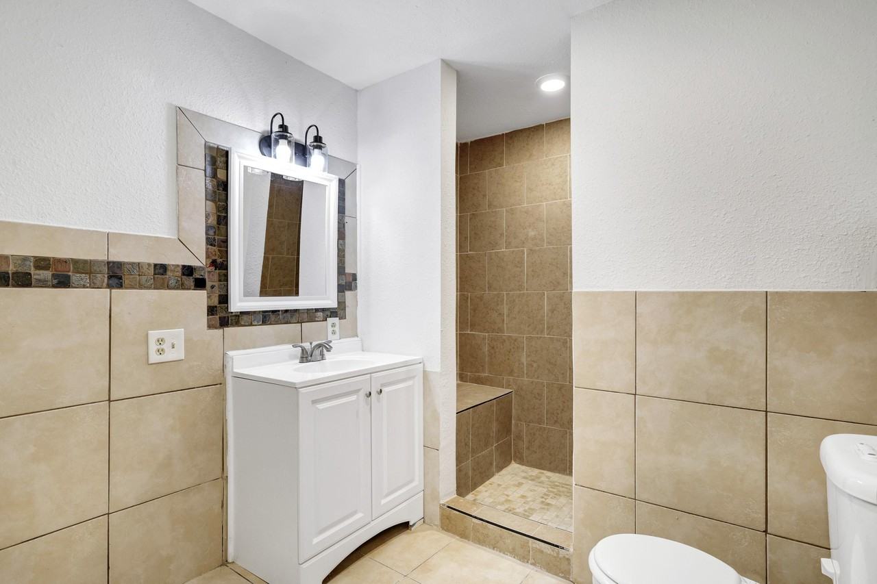 N Palmetto Ave - Photo 3 of 16